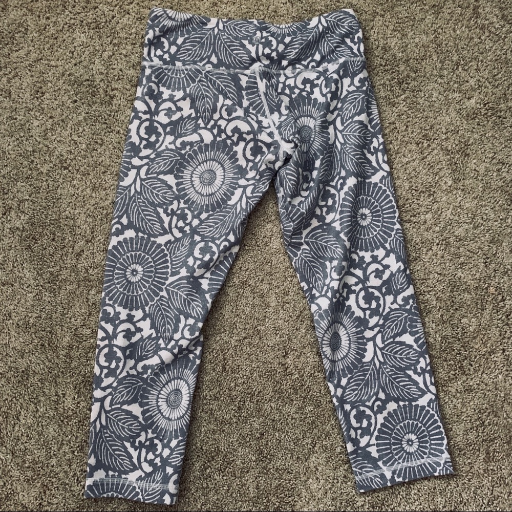Lululemon | Beachy Floral Crops - Picture 3 of 7